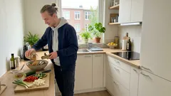 Kikkererwtensalade met sardines uit blik in 15 minuten – met een verrassende dressing uit het blik