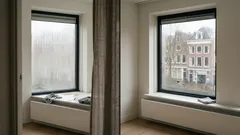 Beslagen ramen in de ochtend? Dit simpele lepeltrucje kan condens bij het kozijn verminderen